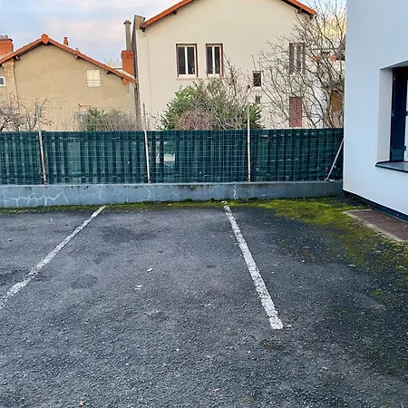 Close To Chu Apartment *