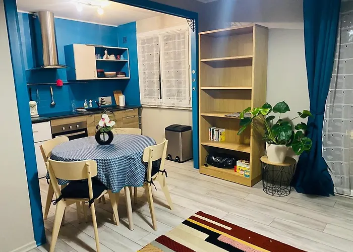 Close To Chu Apartment *